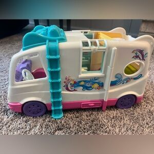 Fisher Price Loving Family Beach Vacation Mobile Home RV Camper Van